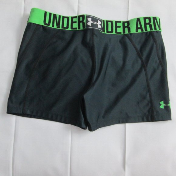 UNDER ARMOUR SHORTS SIZE MEDIUM - Picture 1 of 1